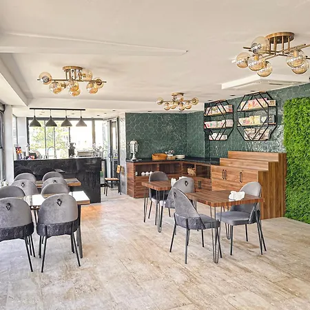 Hotel Camlica 2*